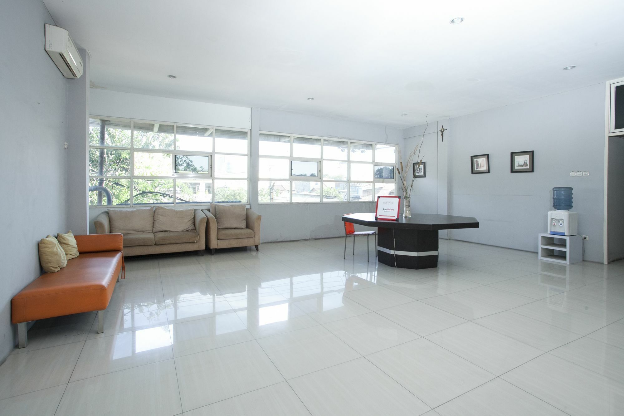 Reddoorz At Siwalankerto Surabaya Hotel Exterior foto