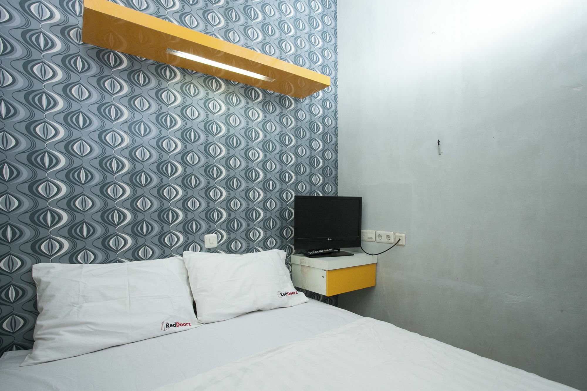 Reddoorz At Siwalankerto Surabaya Hotel Exterior foto
