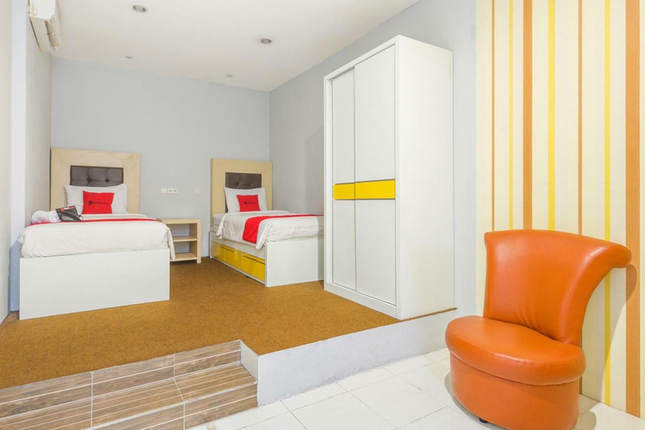Reddoorz At Siwalankerto Surabaya Hotel Exterior foto