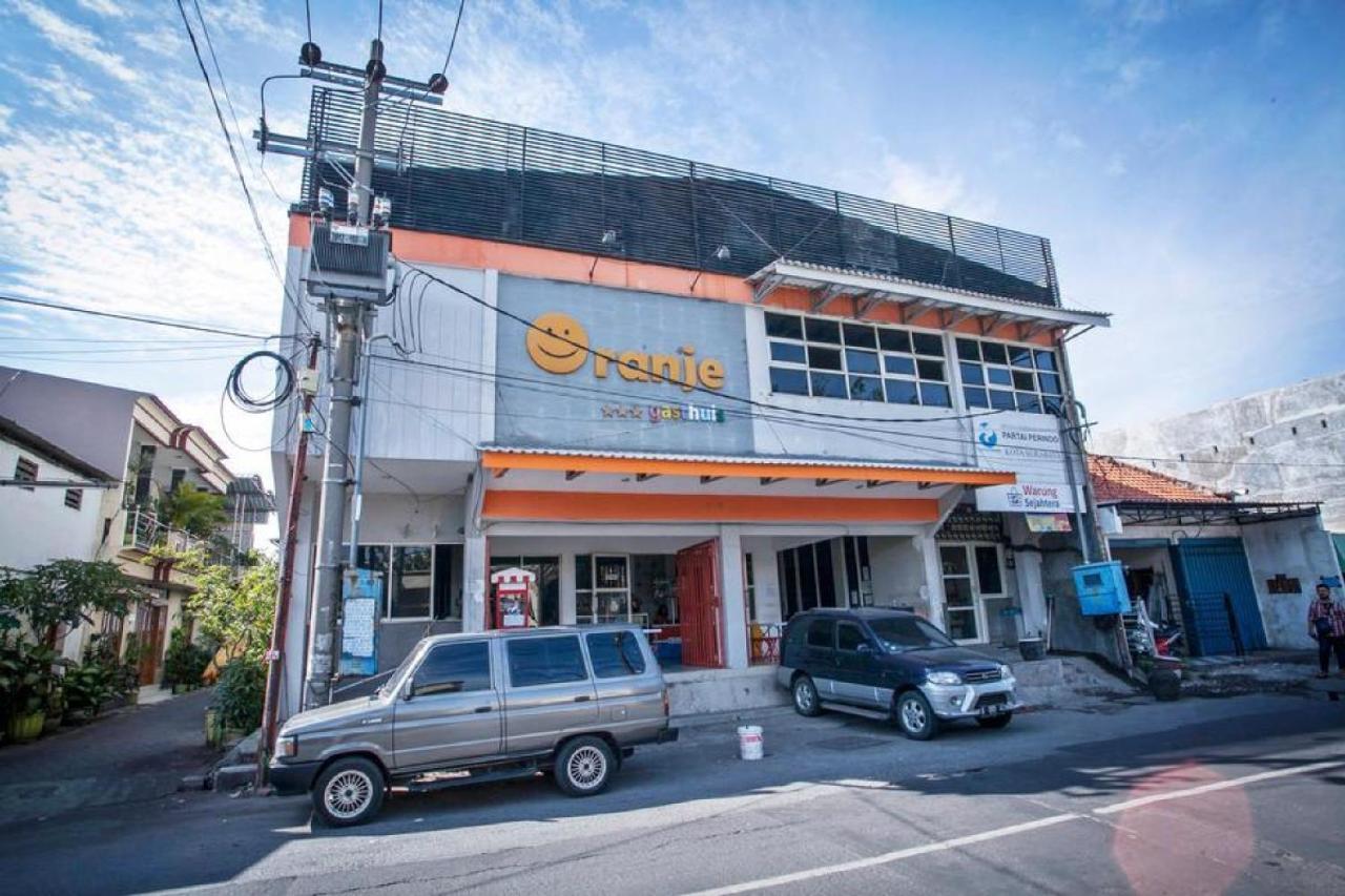 Reddoorz At Siwalankerto Surabaya Hotel Exterior foto